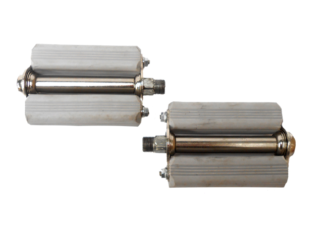 UNIVERSEEL BROMFIETS KREIDLER Pedalen set / Pedaal grijs 9/16 Vespa Ciao Puch Maci Tomos PEDAALSET - Kreidler onderdeel