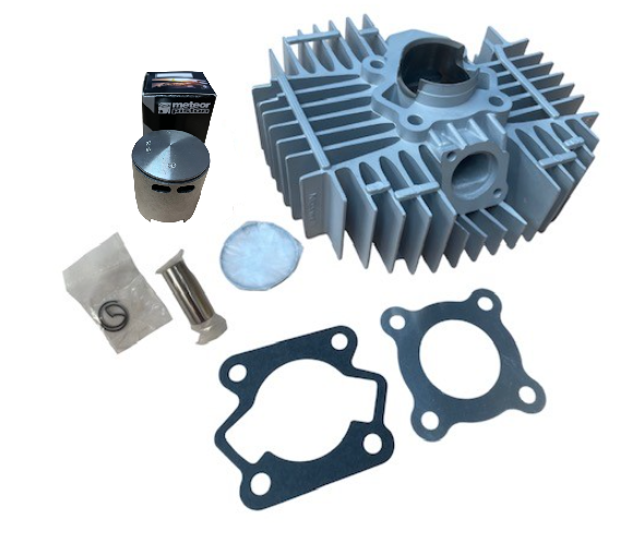 Cilinder Race + zuiger 44mm 70cc / 63cc - extra poorten - timing van Jaap Voskamp vroeger werkzaam bij van Veen Kreidler AJH Tapafstand 55mm brede tap **NIEUWE VERBETERDE VERSIE ZUIGER 2025** METEOR voor Kreidler
